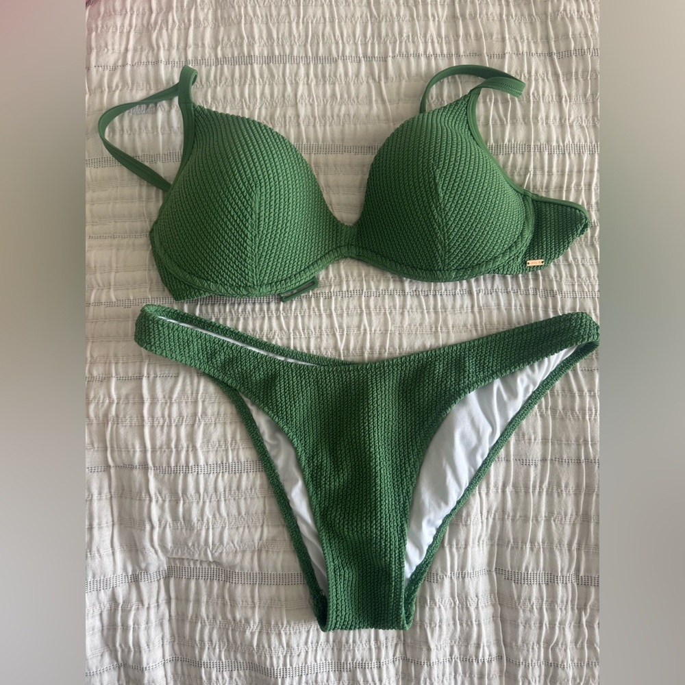 VS Green Textured Bikini Set